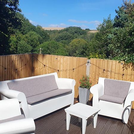 Bijou Coastal Apartment In Polperro With Hot Tub Onsite Parking Downhill Walk To Village Exterior photo