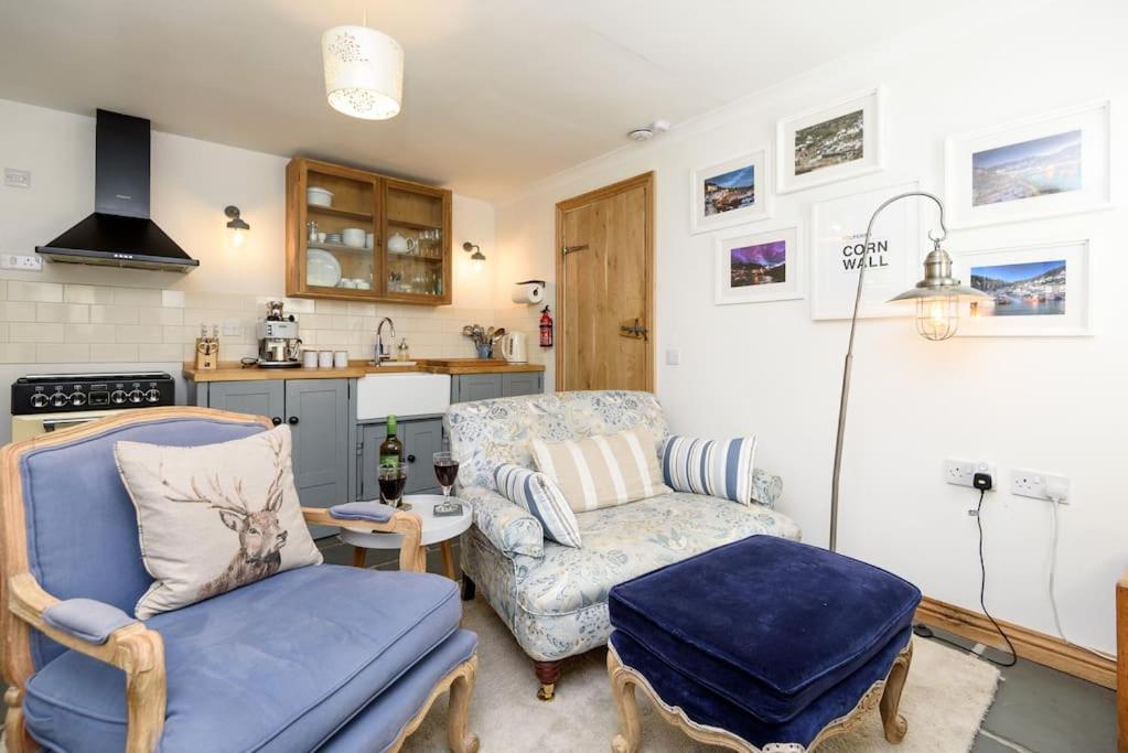 Bijou Coastal Apartment In Polperro With Hot Tub Onsite Parking Downhill Walk To Village Exterior photo