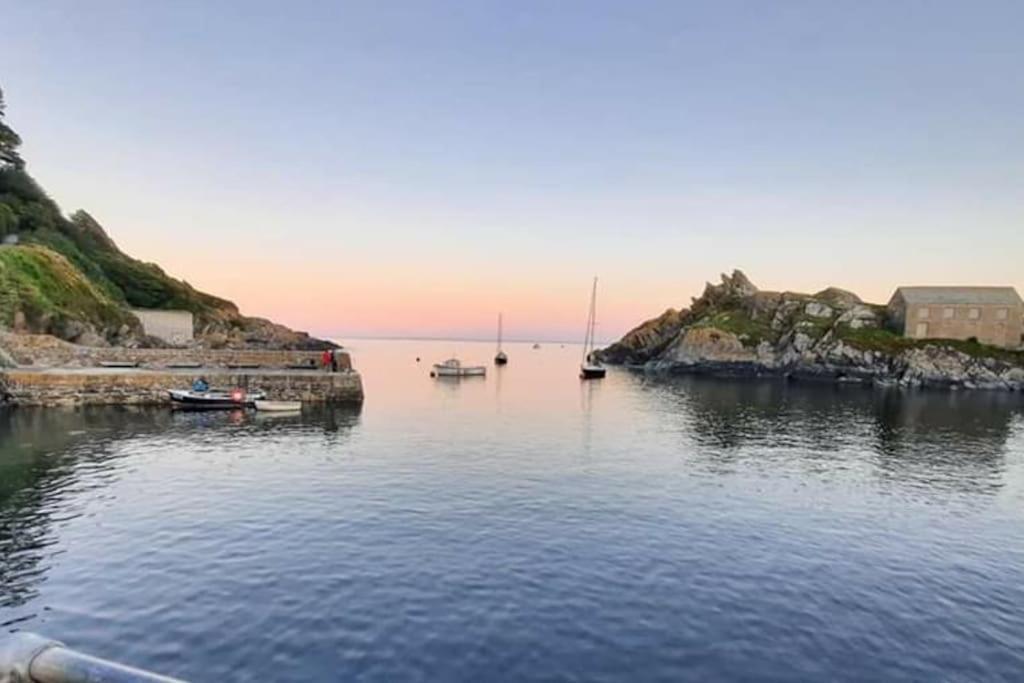 Bijou Coastal Apartment In Polperro With Hot Tub Onsite Parking Downhill Walk To Village Exterior photo