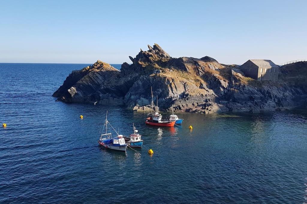 Bijou Coastal Apartment In Polperro With Hot Tub Onsite Parking Downhill Walk To Village Exterior photo